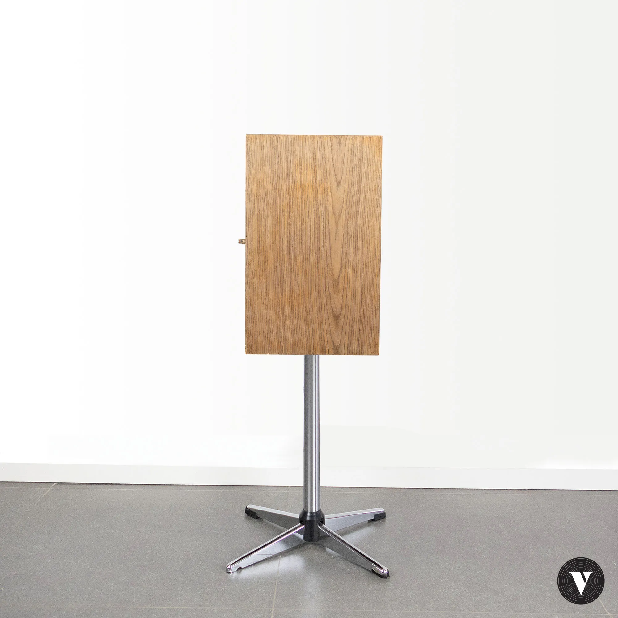 On sale at www.vintagenote.be