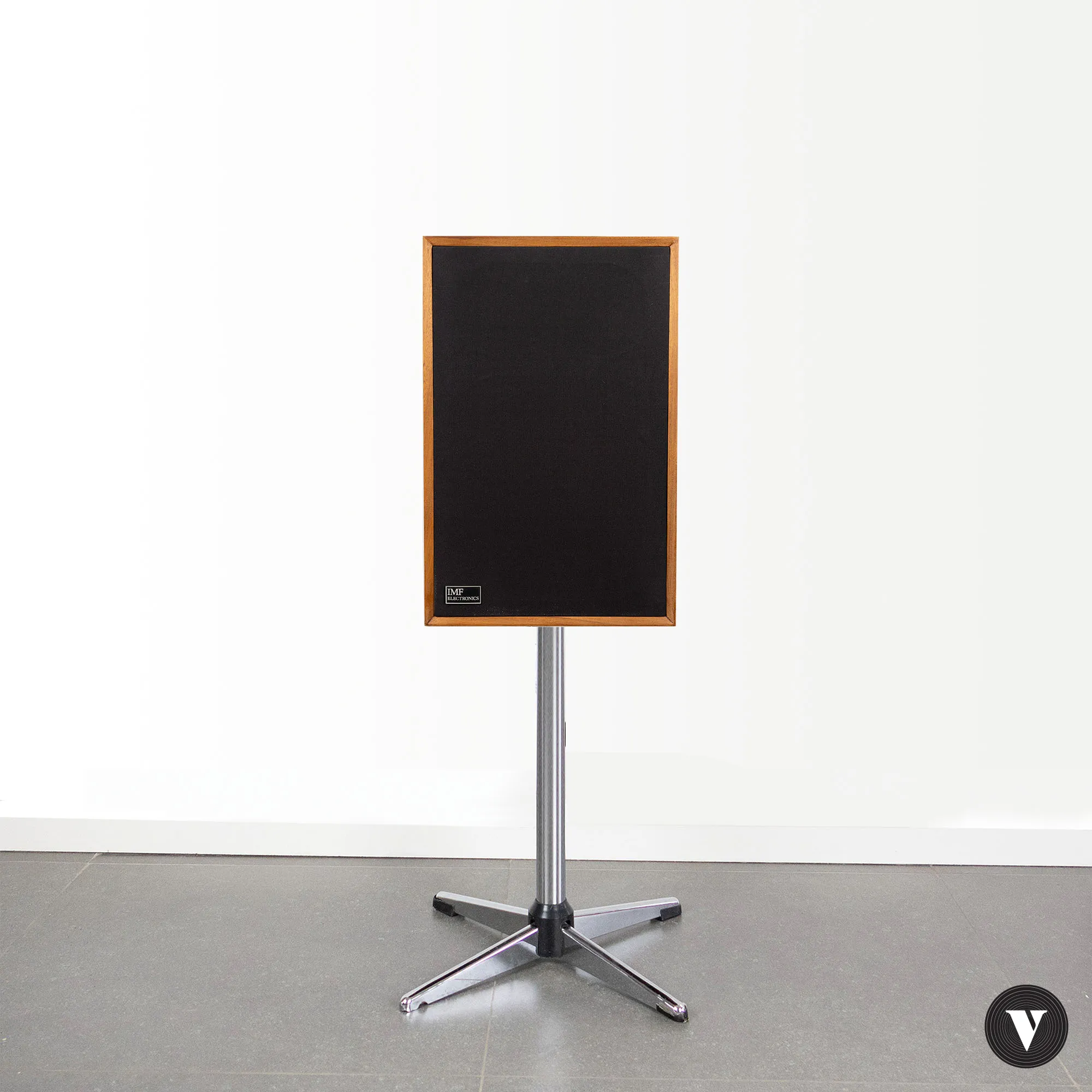 On sale at www.vintagenote.be