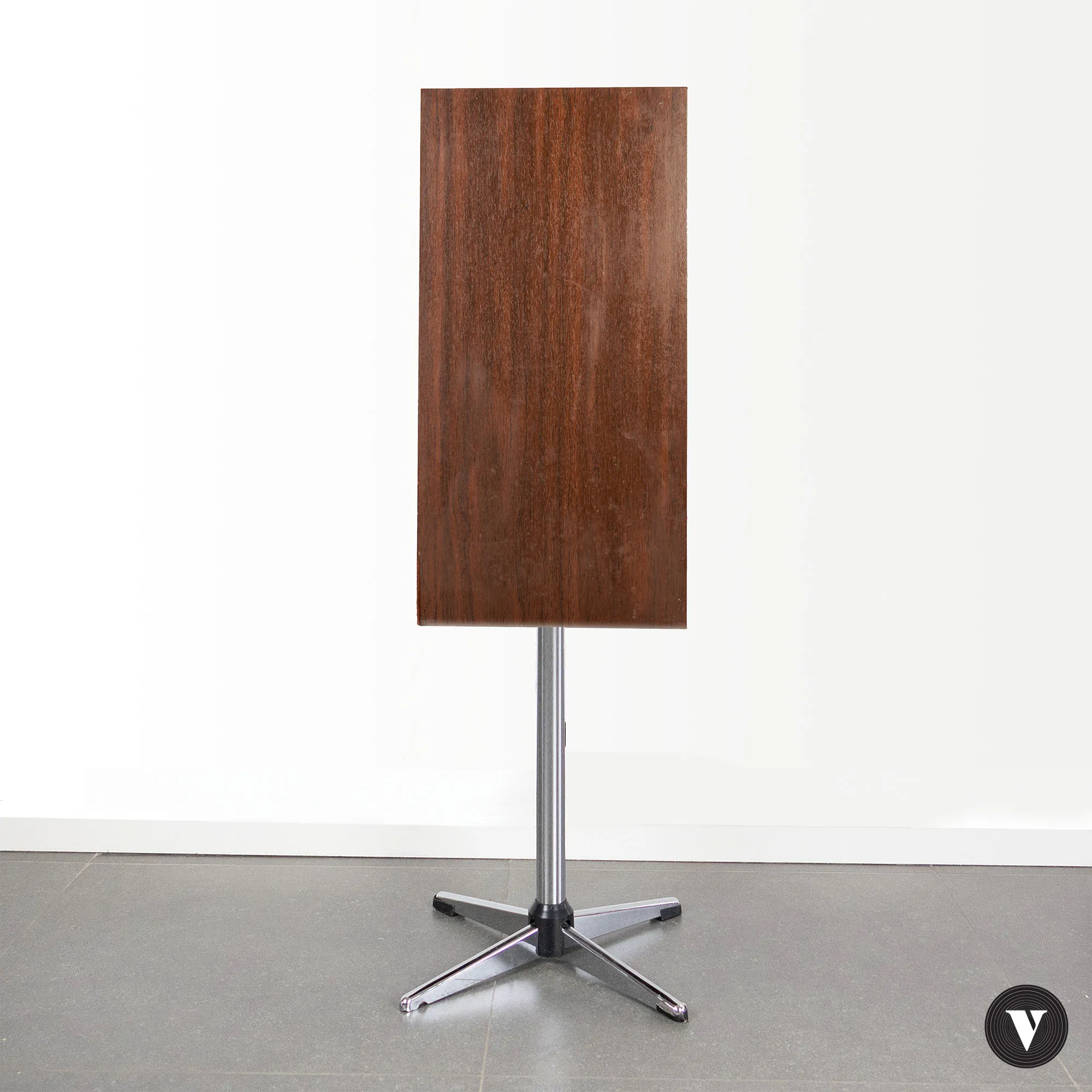 On sale at www.vintagenote.be