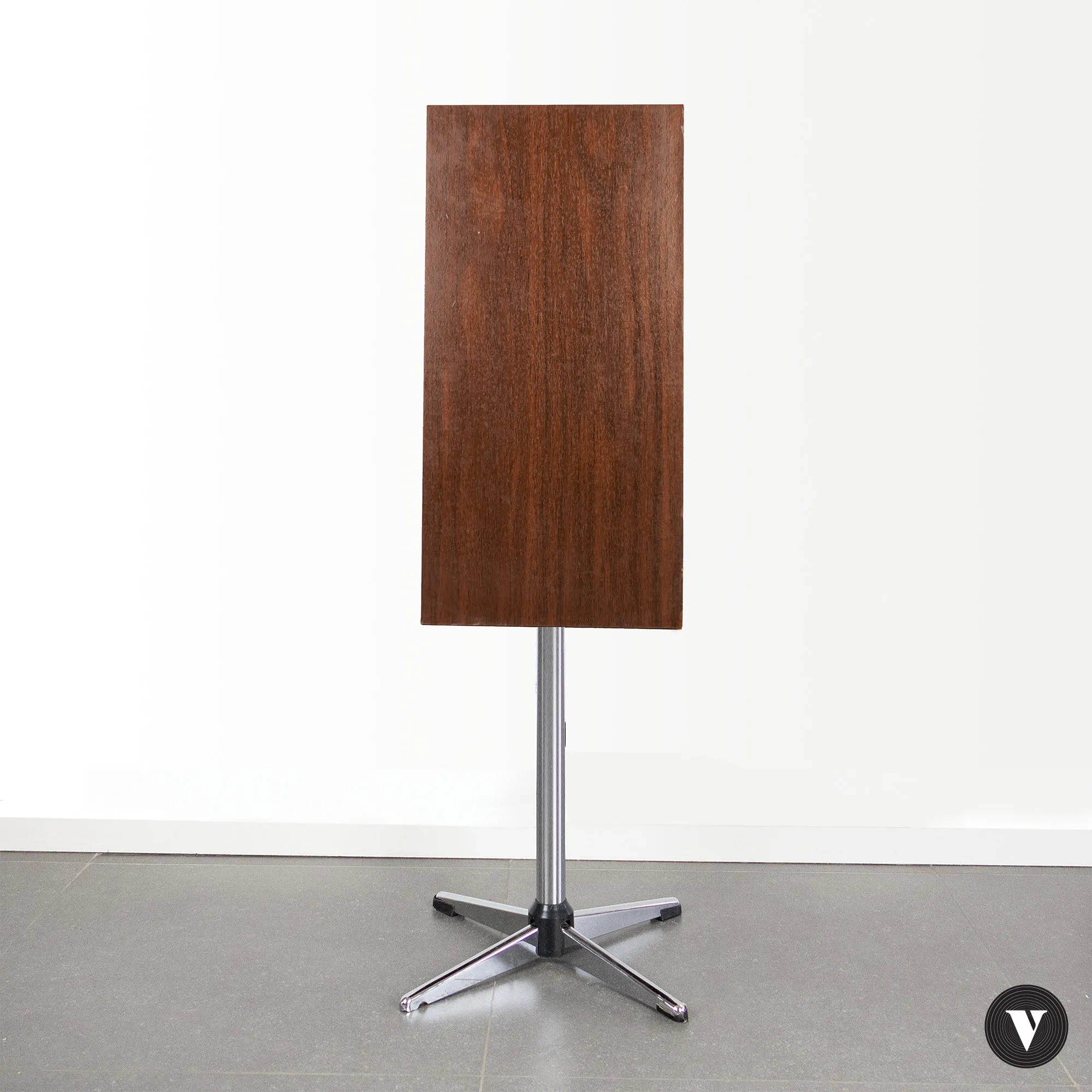 On sale at www.vintagenote.be