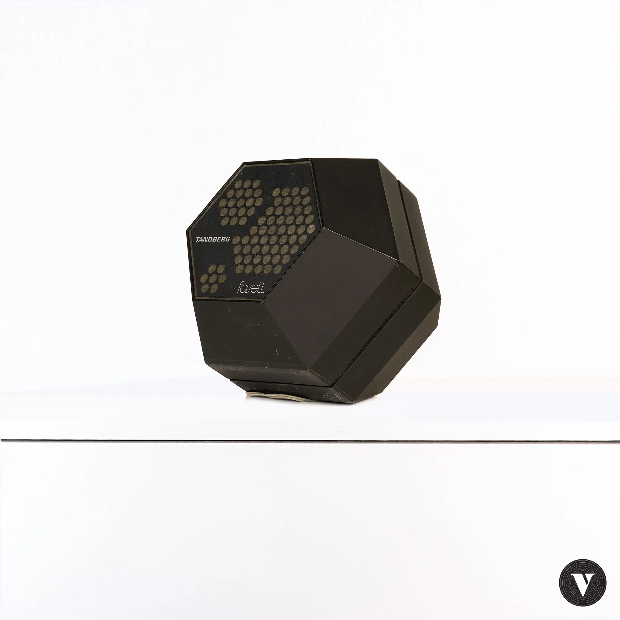 Tandberg Fasett　タンベルグ ファセット　2ウェイスピーカー Black Tandberg Fasett Hexagonal Speakers - Gil & Roy Props