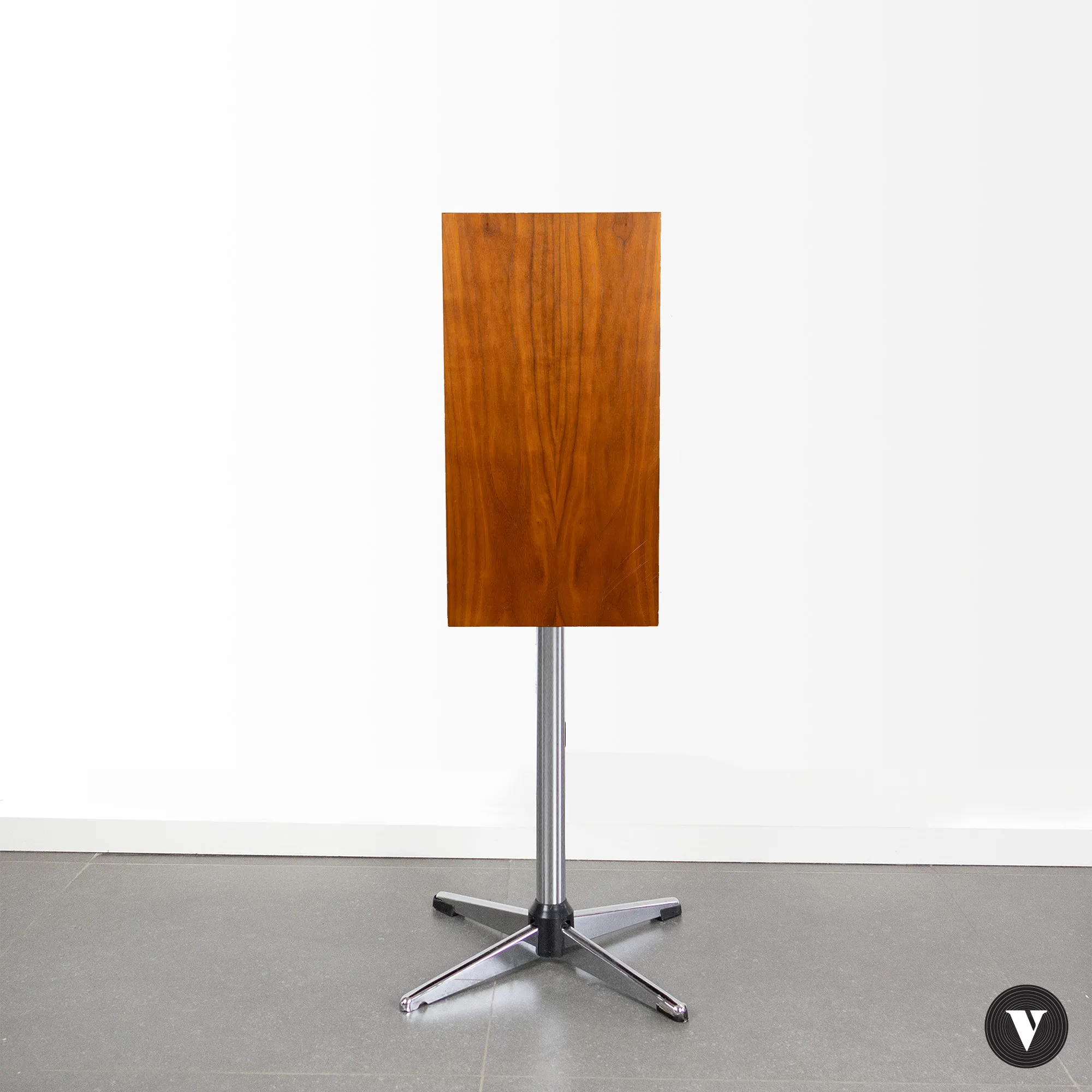 On sale at www.vintagenote.be